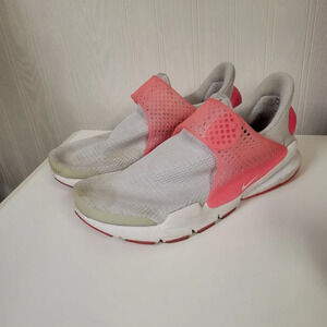 Nike sock darts shoes